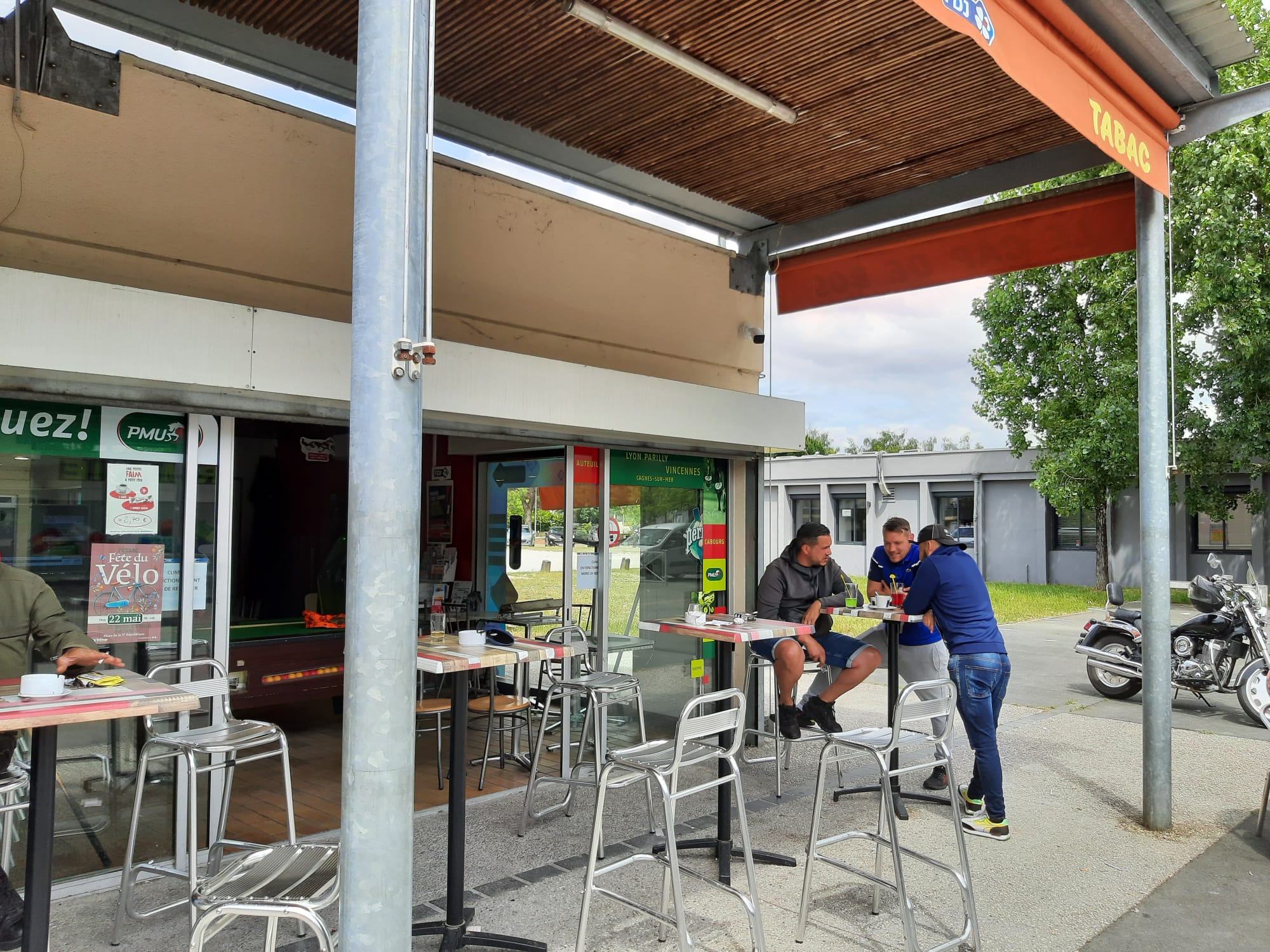 Bureau de Tabac - Image 1